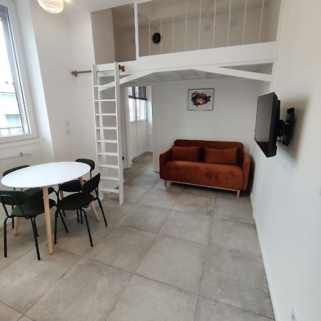 Apartmán Loft Chic Avec Mezzanine Contemporaine Vénissieux Exteriér fotografie