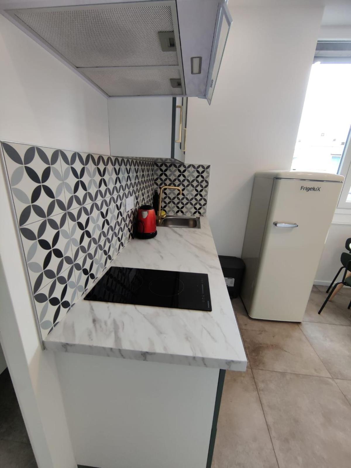 Apartmán Loft Chic Avec Mezzanine Contemporaine Vénissieux Exteriér fotografie